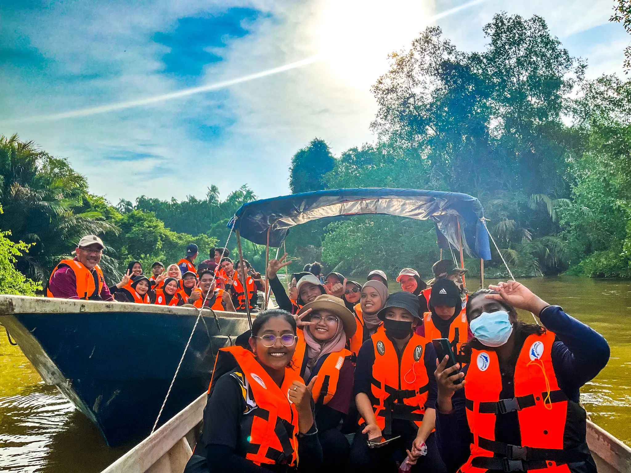 River Boating Icon